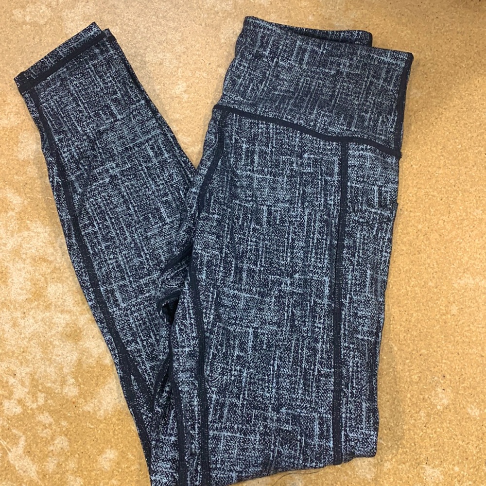 Sample empowered leggings with pockets